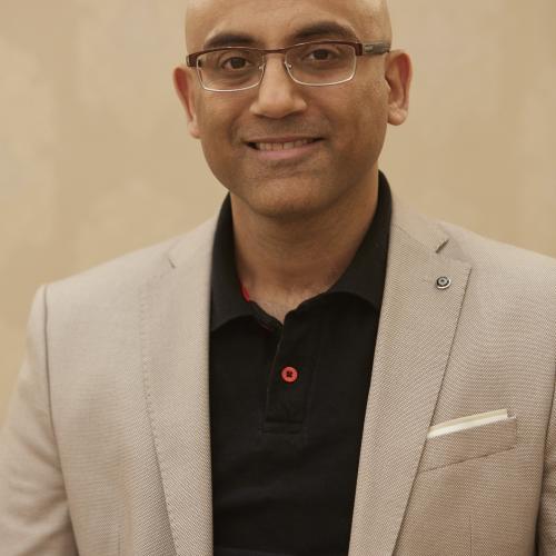 头像bloom Iyengar——董事总经理、欧洲,Zoho公司